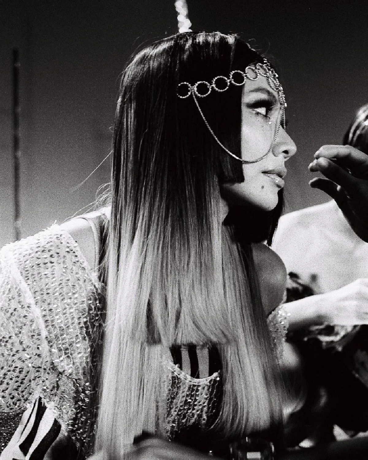 แก้ม วิชญาณี ปล่อยภาพเบื้องหลัง 2021 ราตรี กว่าจะเป็นเอ็มวีสุดปัง