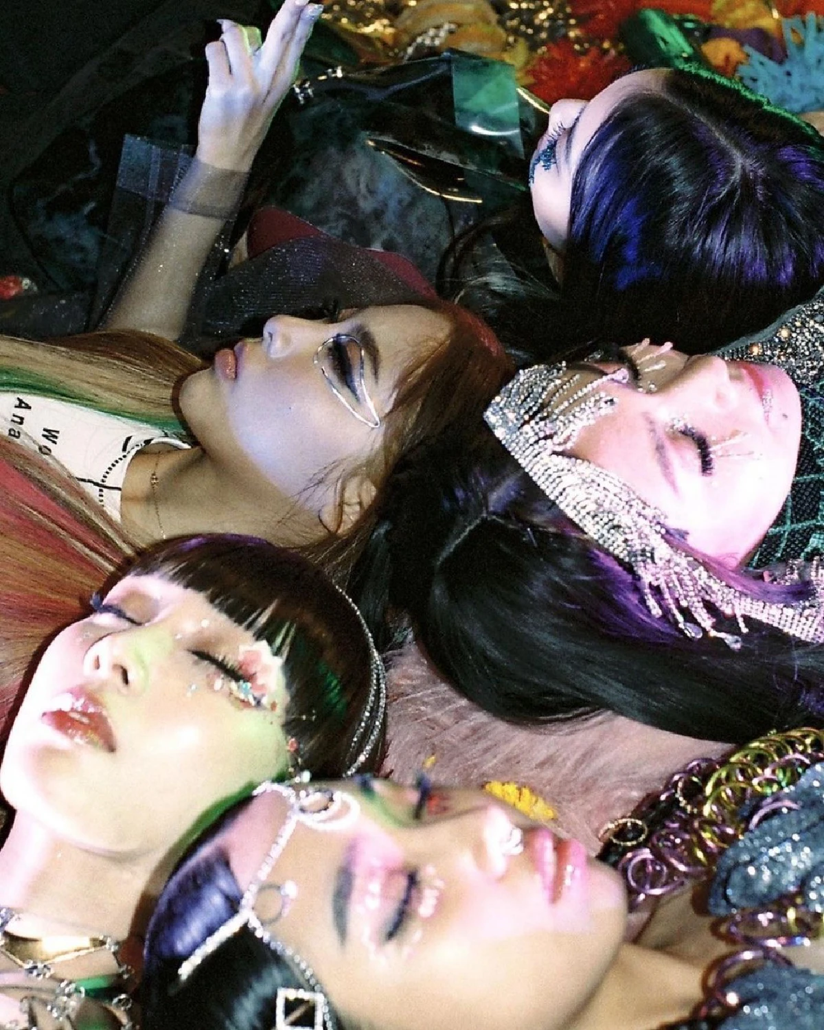 แก้ม วิชญาณี ปล่อยภาพเบื้องหลัง 2021 ราตรี กว่าจะเป็นเอ็มวีสุดปัง