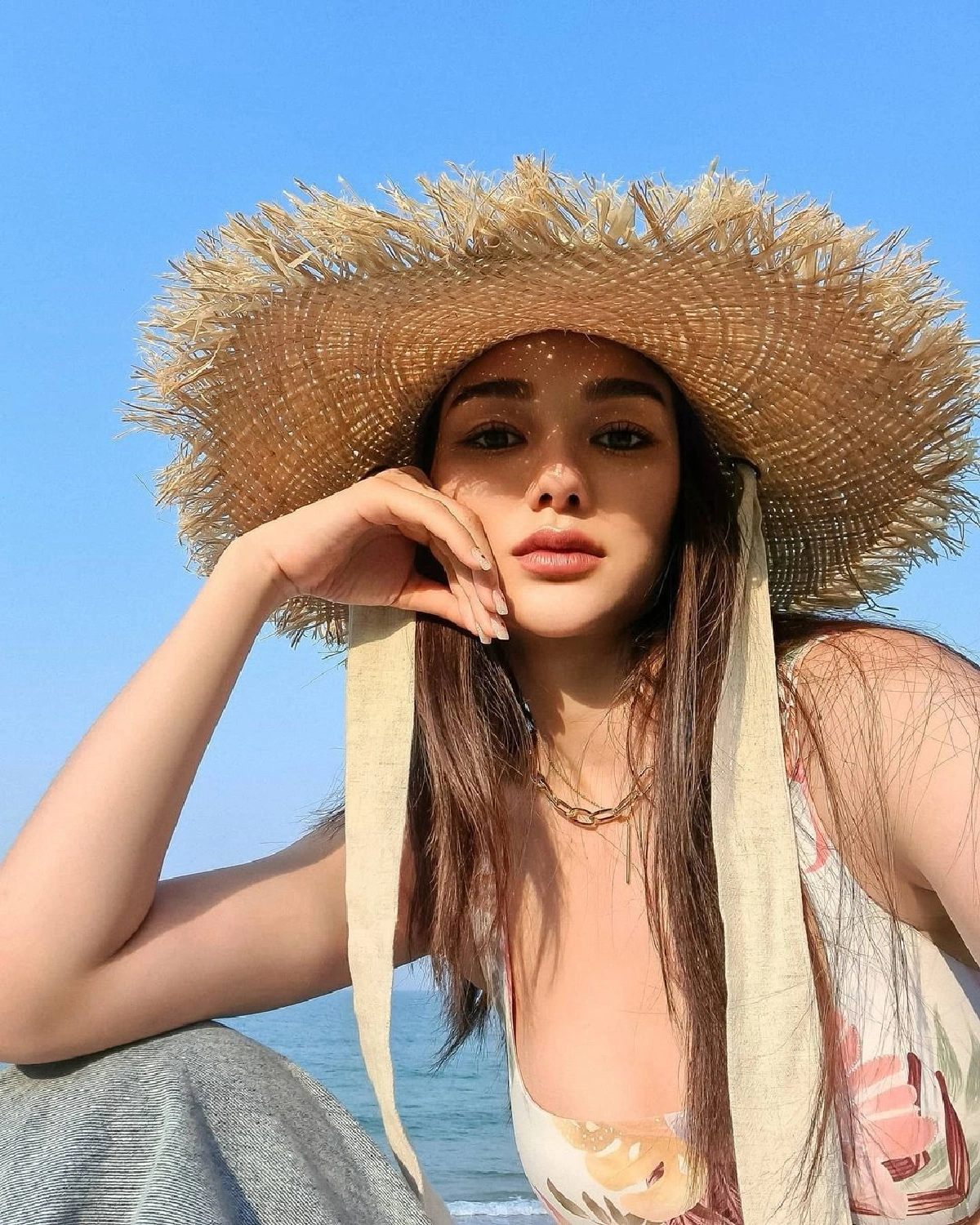 10 ภาพแซ่บสุดพลัง กวาง เดอะเฟซ นุ่งบิกินี่อวดหุ่นสวยคลุมด้วยชุดตาข่าย