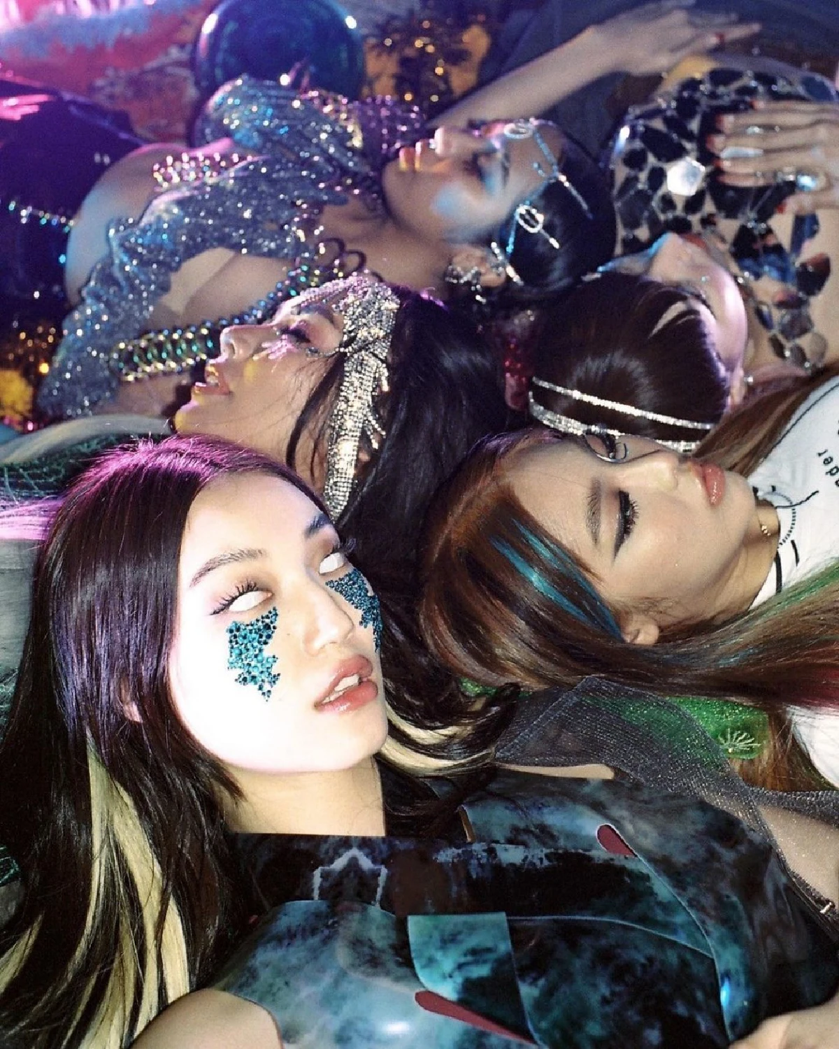 แก้ม วิชญาณี ปล่อยภาพเบื้องหลัง 2021 ราตรี กว่าจะเป็นเอ็มวีสุดปัง