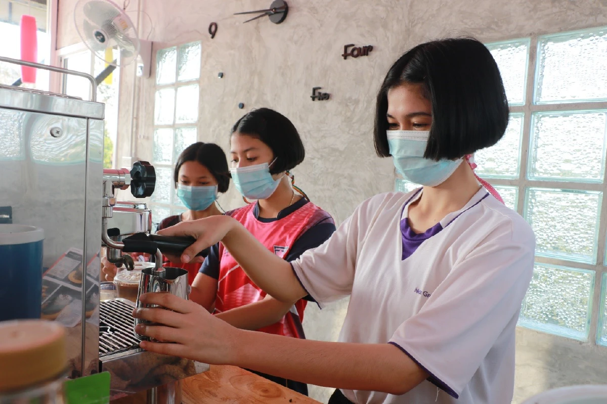 ร้านกาแฟ “แฟ-หน้าบาล” สร้างอาชีพ-รายได้ ให้นักเรียนโรงเรียนอนุบาลสังขละบุรี สพป.กาญจนบุรี เขต 3