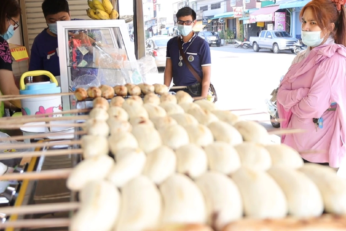 หนุ่มขายรถมือสองใจสู้เปิดร้านกล้วยปิ้ง3วันปัง!