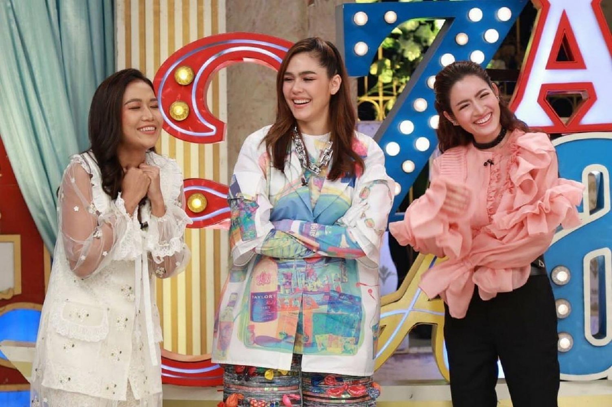 แอฟ ทักษอร เผยความรู้สึกถึง กาละแมร์ หลังยุติบทบาทพิธีกร 3 แซ่บ แอฟ ทักษอร เผยความรู้สึกถึง กาละแมร์ หลังยุติบทบาทพิธีกร 3 แซ่บ