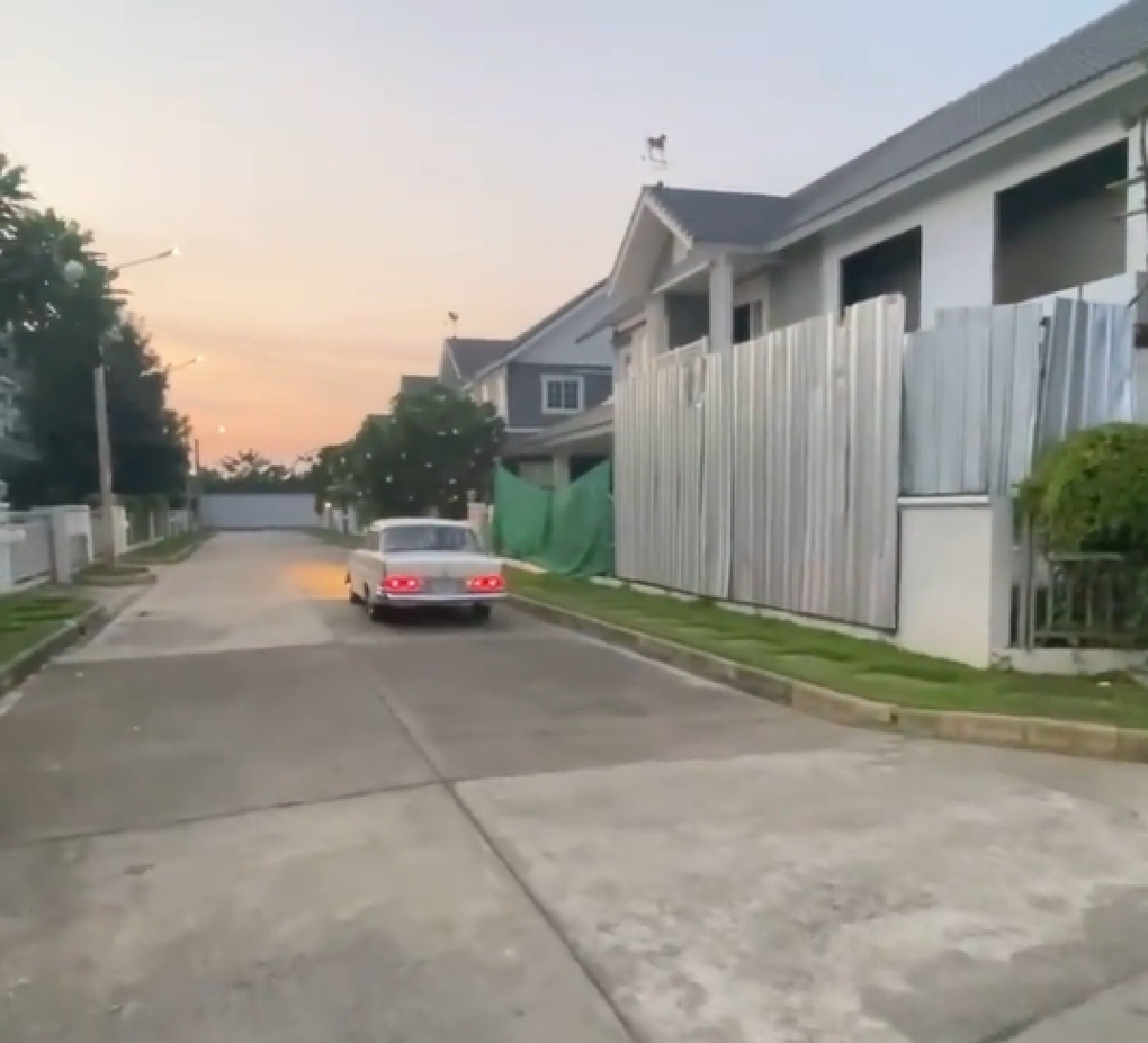 เป็กกี้ ศรีธัญญา ภูมิใจที่มีวันนี้! ควักเงินสดซื้อบ้านหลังใหม่ใหญ่อลังการ 