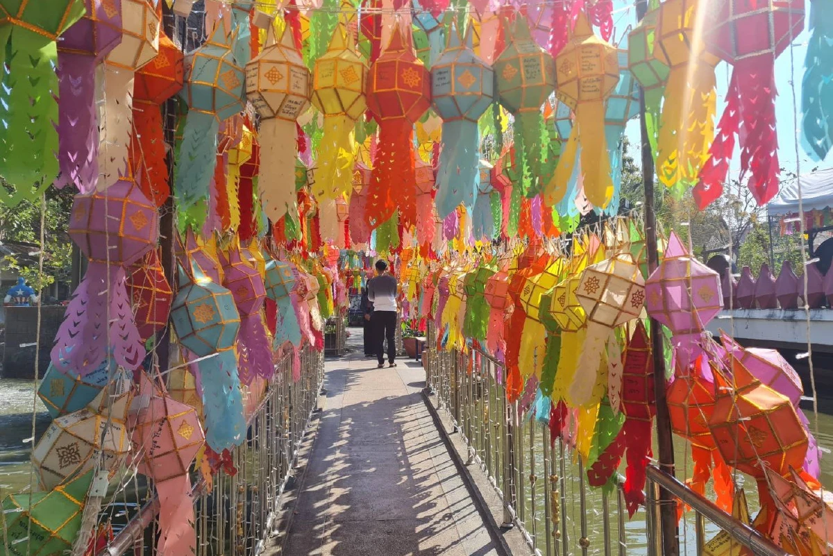 ตรุษจีนโคราชประชาชนแห่ทำบุญแน่นวัดดัง