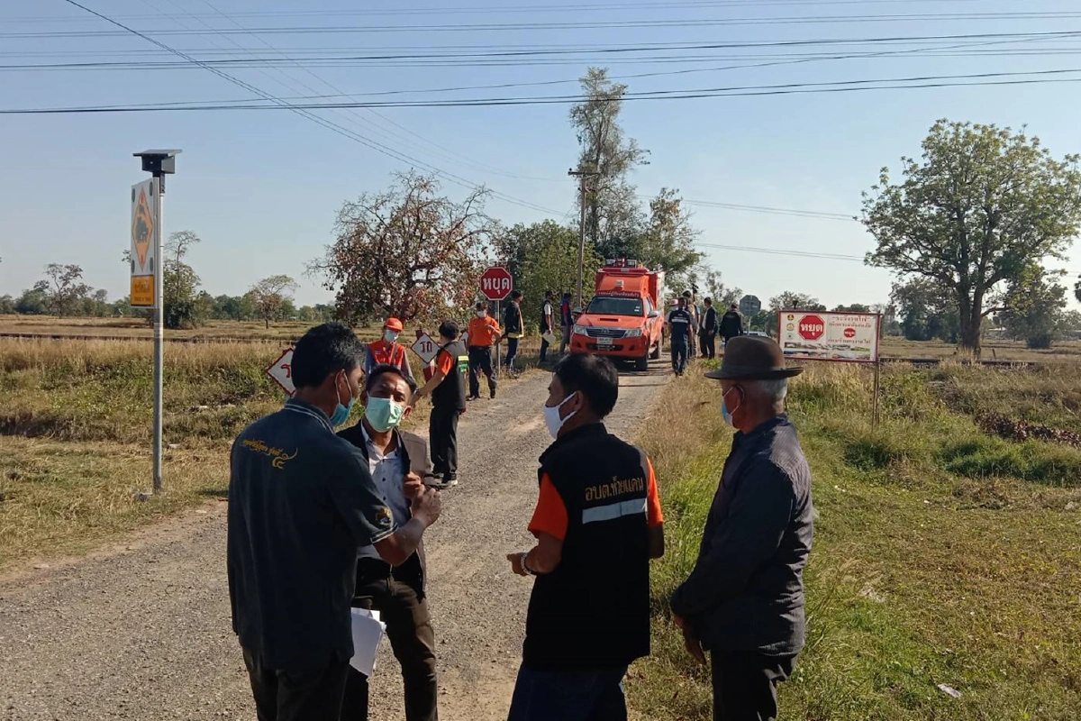 ชาวบ้านค้านย้ายจุดข้ามทางรถไฟยืนยันใช้เส้นทางเดิมทั้งที่เกิดอุบัติเหตุ