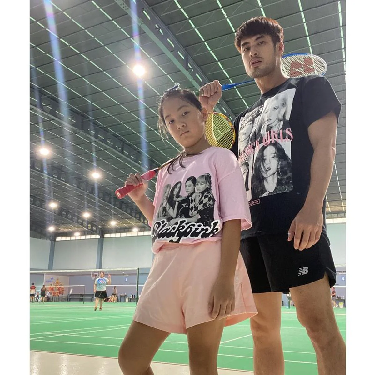 โมเมนต์น่ารัก! บอย ปกรณ์ มอบแต๊ะเอียเฮงๆ ให้สองผู้ยิ่งใหญ่แห่งบ้าน