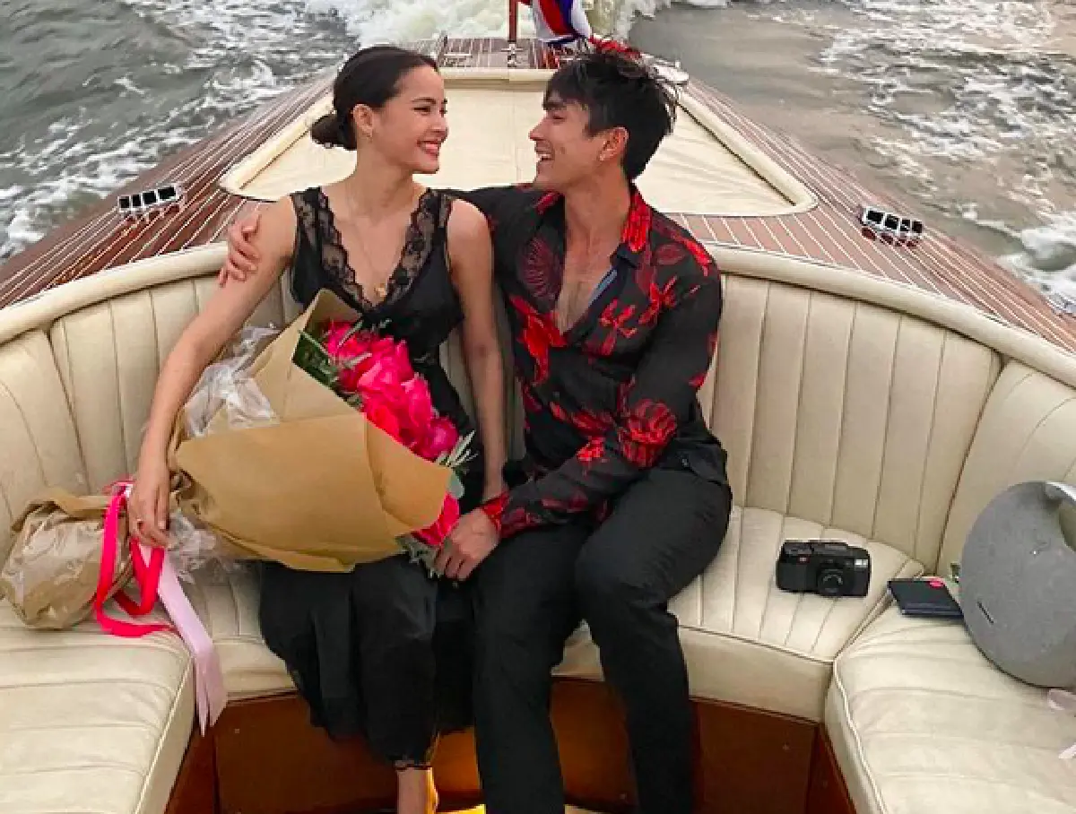 โลกต้องจำแล้วหล่ะ "ณเดชน์" ทำวาเลนไทน์หวานหนัก นำภาพคู่ "ญาญ่า" ขึ้นจอกลางกรุง 