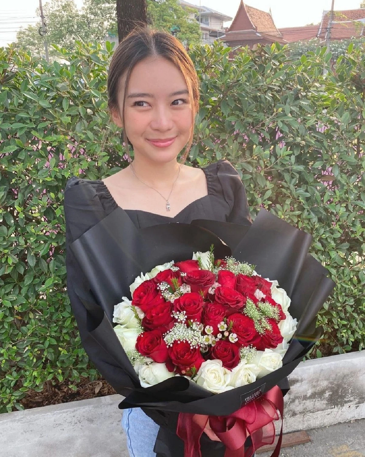 ส่องภาพหวานของเหล่าคนดังที่พากันไปฉลองวันวาเลนไทน์!