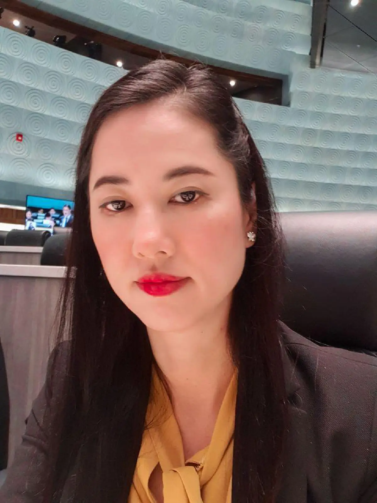 “เอ๋ ปารีณา” แจ้งความจับ “เฌอเอม” โพสต์เท็จ ผิด พ.ร.บ.คอมฯ พร้อมบอก “เป็นแค่ผู้สมัคร ไม่ใช่นางงาม”