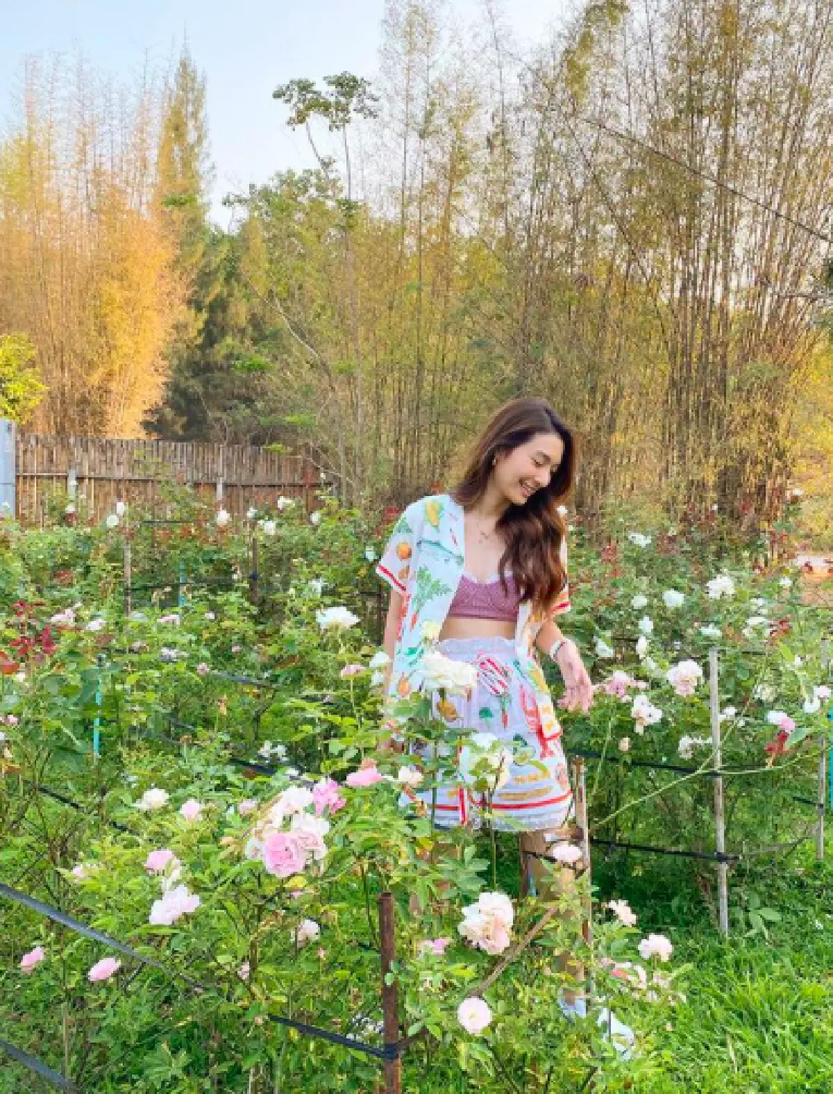 "มิว นิษฐา" อวดแปลงสวนกุหลาบที่เขาใหญ่ หลังนำดอกไม้จากงานแต่งมาปลูก