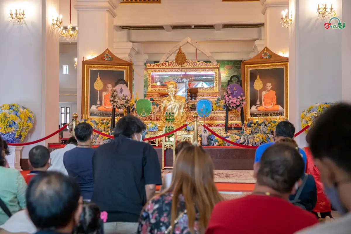 ดวงเฮง!สาวก่อสร้างขอโชคหลวงพ่อรวยเลยรวยสมใจถูกหวย12ล้าน