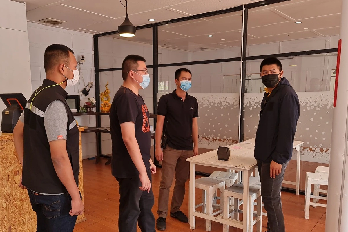 คนร้ายงัดร้านยำชื่อดังพิษณุโลกรื้อค้นทรัพย์สินกินไอติมอย่างใจเย็น