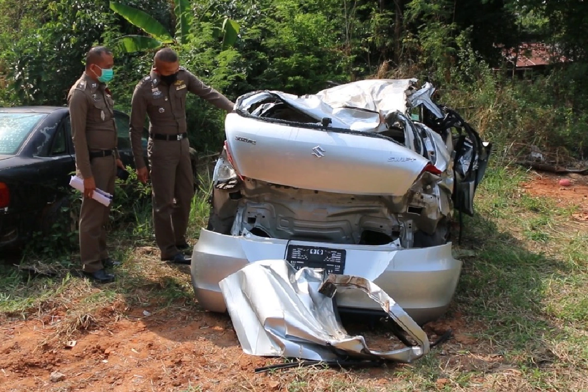 ตำรวจพบรถคู่รณีชนน้ำมนต์ดับขาดต่อพ.ร.บ.ยังไม่แจ้งข้อหาคนขับ