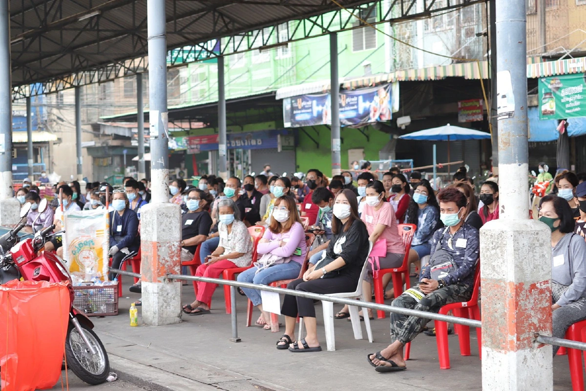 อนุทินลงพื้นที่ตลาดพรพัฒน์มั่นใจทีมปทุมคุมโควิดได้