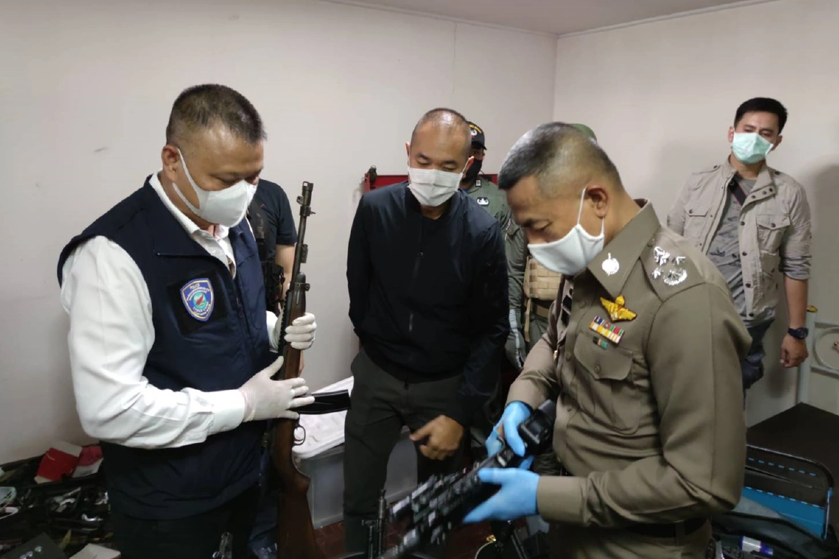 ตำรวจไทยทลายโรงงานผลิตอาวุธปืนของชาวจีนขายตรงผ่านไอจี