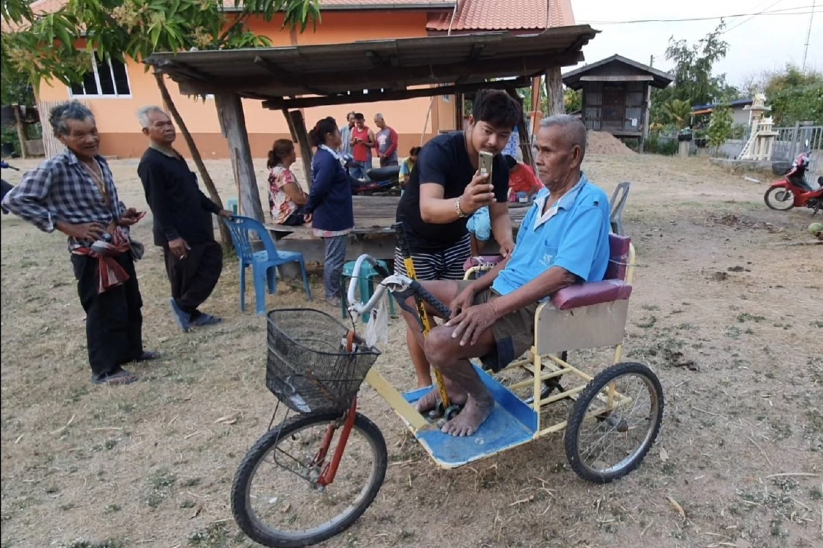 ผู้สูงอายุลงทุนซื้อสมาร์ทโฟนใหม่หวังรับเงินเราชนะ