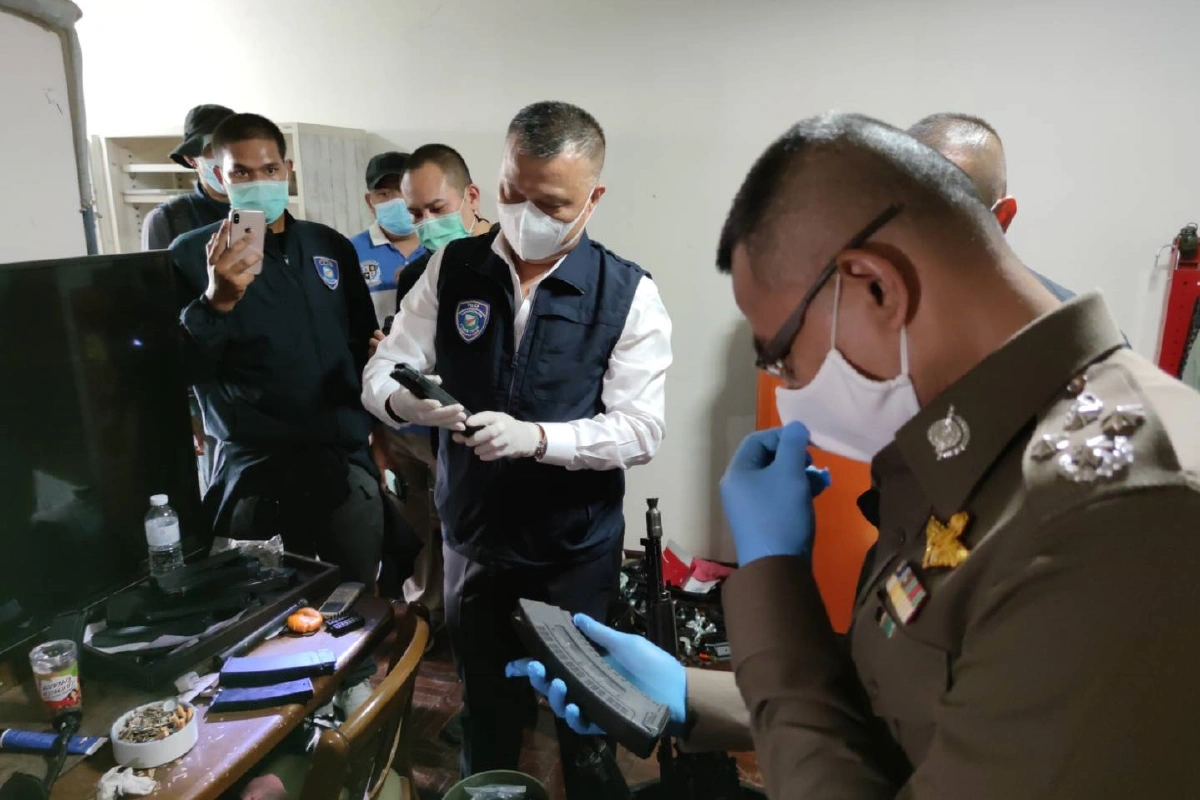 ตำรวจไทยทลายโรงงานผลิตอาวุธปืนของชาวจีนขายตรงผ่านไอจี