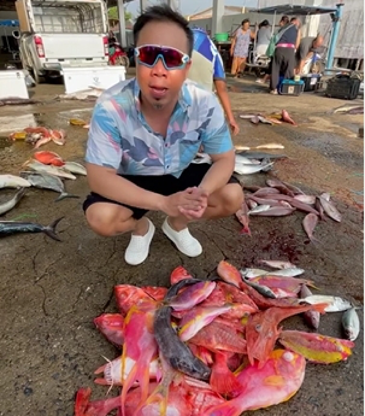 ดีเจภูมิ อัดคลิปแจงดราม่าเมนูปลา Pinky ปลาสวยงามควรทานหรืออนุรักษ์?