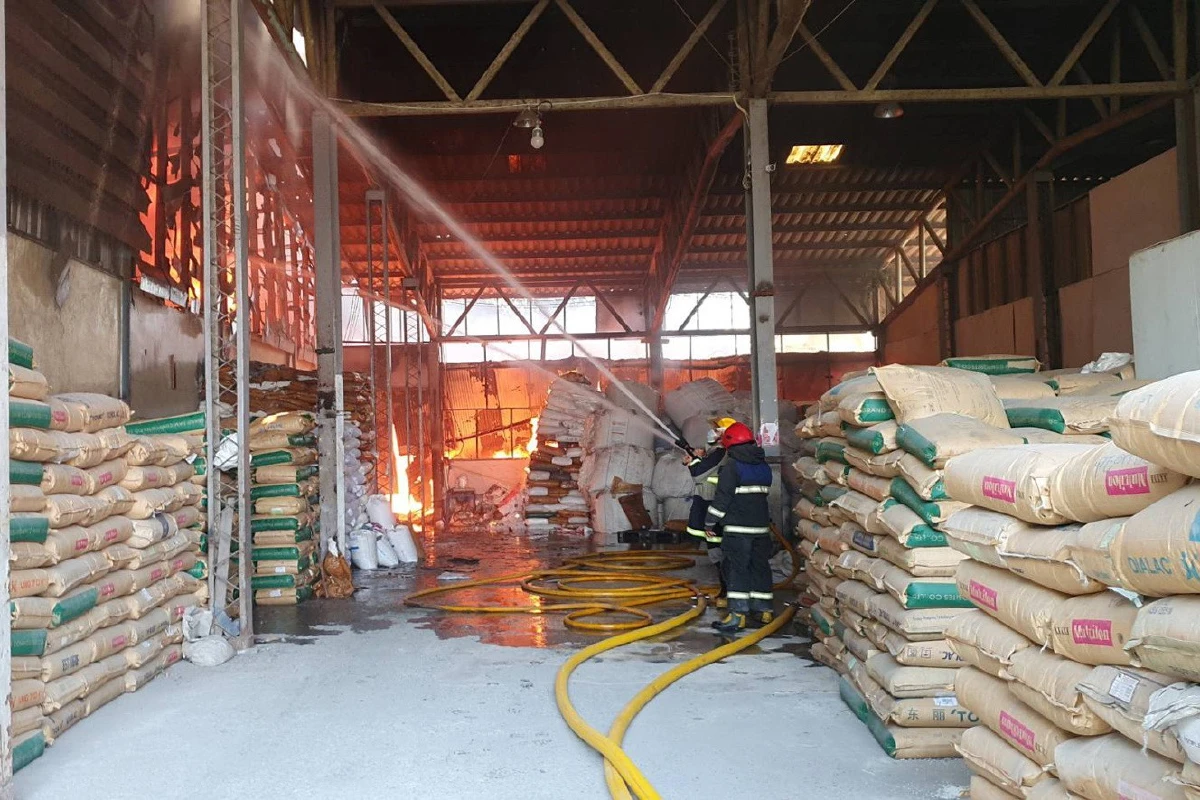 เตาหลอมอัดเม็ดพลาสติกระเบิดโรงงานเสียหายวอด