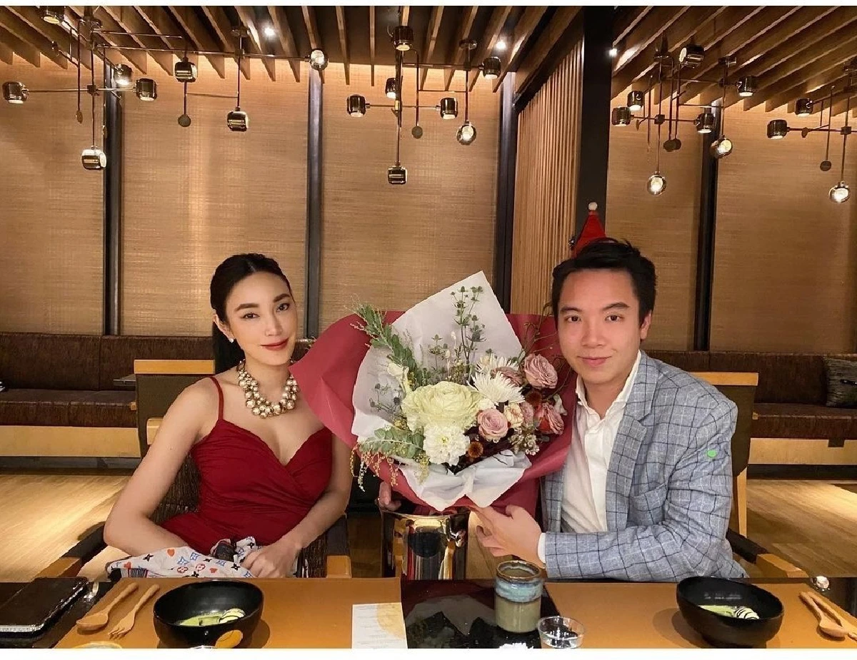 เมย์ พิชญ์นาฏ เต็มที่เพื่อแฟน! หอบดอกไม้เซอร์ไพรส์วันเกิด ไฮโซบิ๊ก 