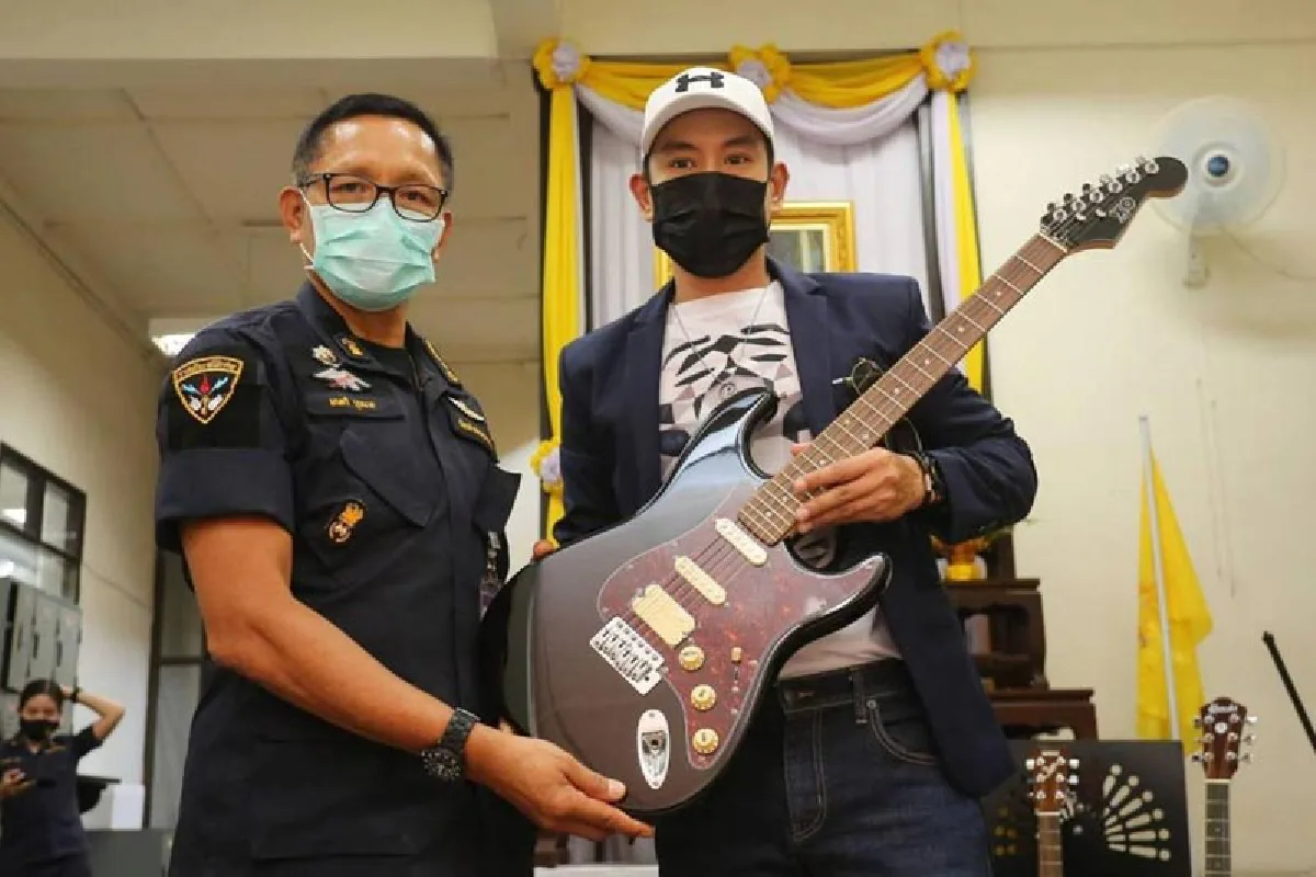 แพท พาวเวอร์แพท กลับเรือนจำ นำเครื่องดนตรีบริจาคให้ผู้ต้องขัง