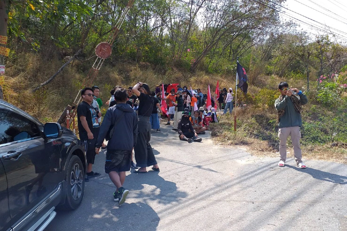 แม่เพนกวินร่วมเดินทะลุฟ้า ฝากถึงลูกชายให้สู้ถึงที่สุด