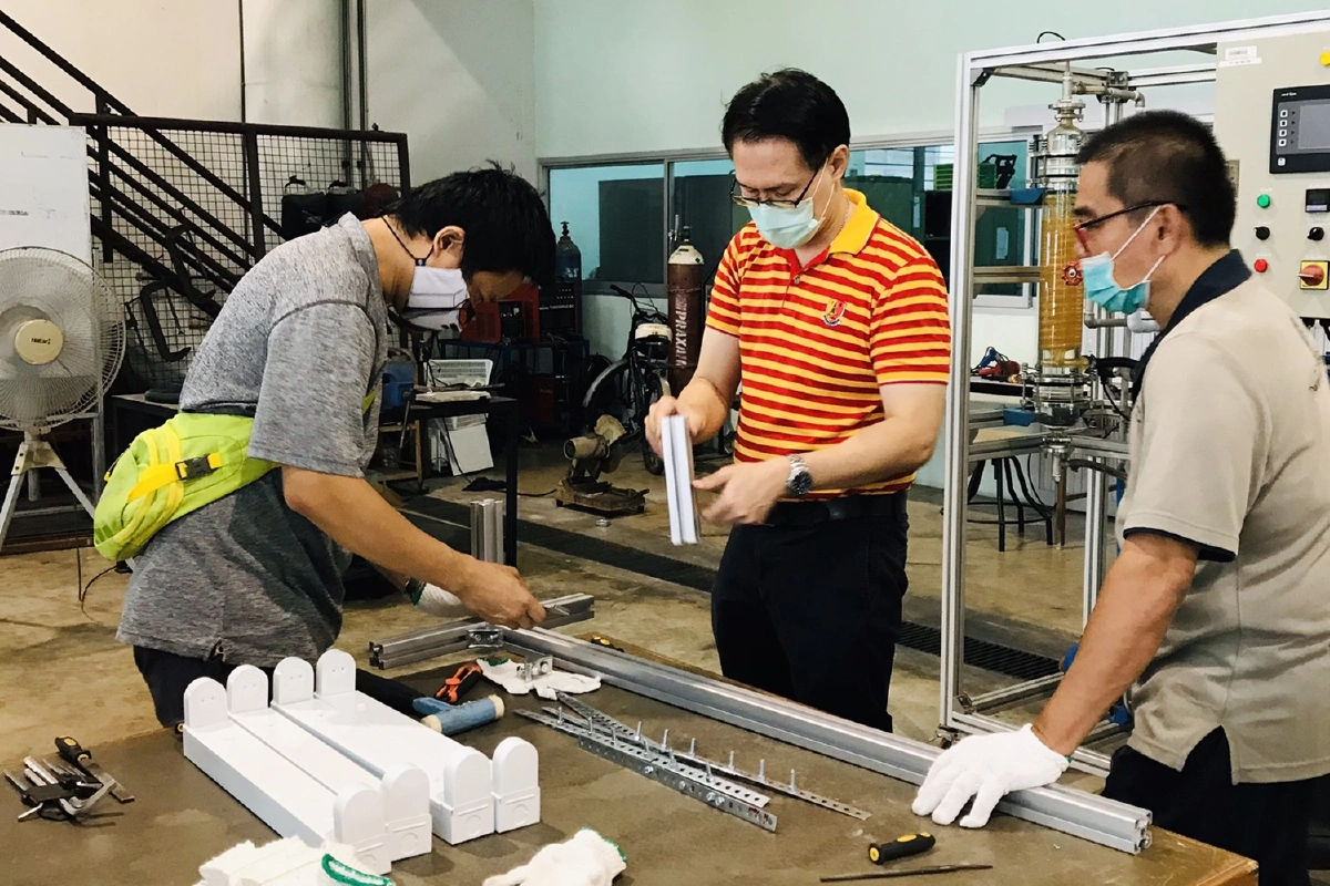 มธ.คิดค้นเสาฆ่าเชื้อUVCฉายแสงได้ในพื้นที่กว้างโควิด-19ตายเรียบ