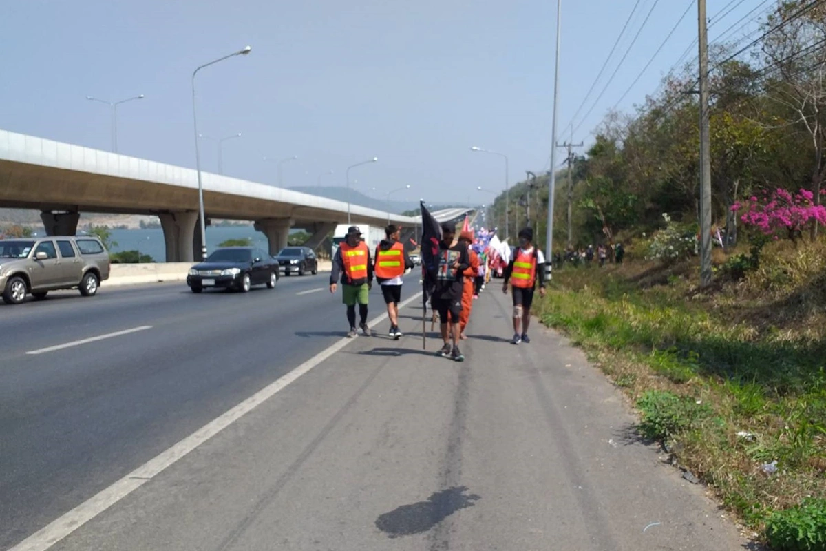 แม่เพนกวินร่วมเดินทะลุฟ้า ฝากถึงลูกชายให้สู้ถึงที่สุด