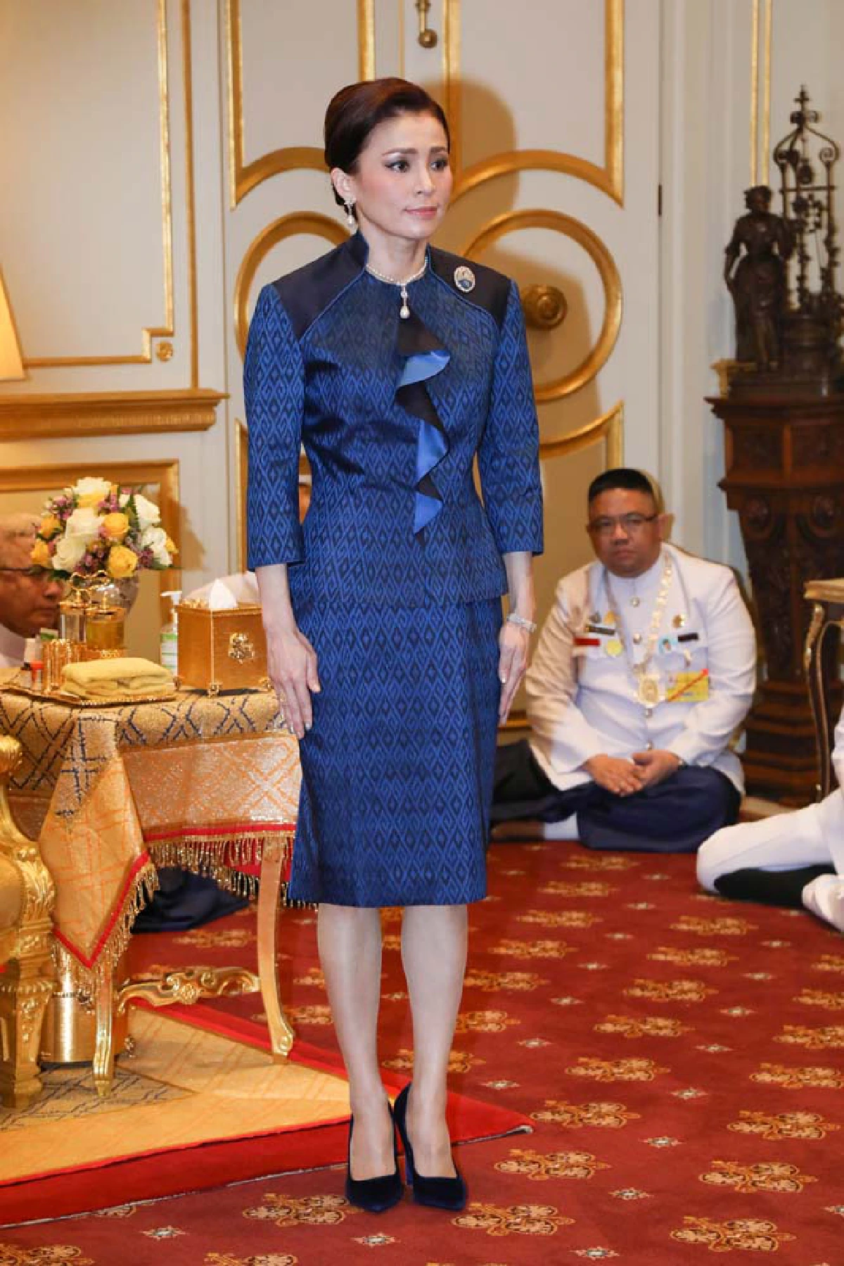"ในหลวง-พระราชินี"ทรงเจิมเทียนรุ่งในการพระราชกุศลมาฆบูชา