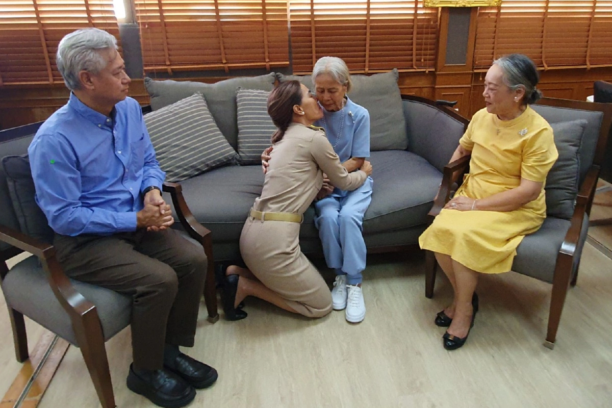 ส่องภาพ ตู่ นันทิดา นายกอบจ.สมุทรปราการแถลงนโยบาย7ด้าน