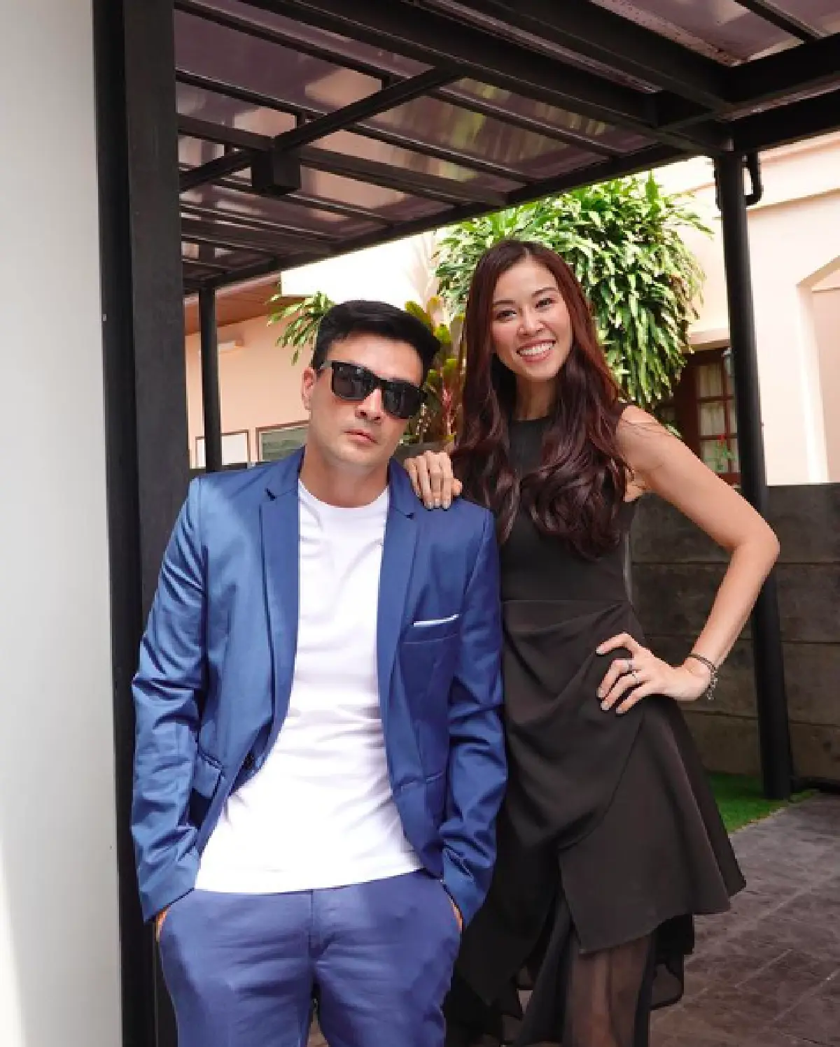 “เอลซี่” ภรรยา “ตั๊ก บริบูรณ์” ประกาศความเป็นเจ้าของ แปะทะเบียนสมรสใบใหญ่ติดข้างประตูรถ