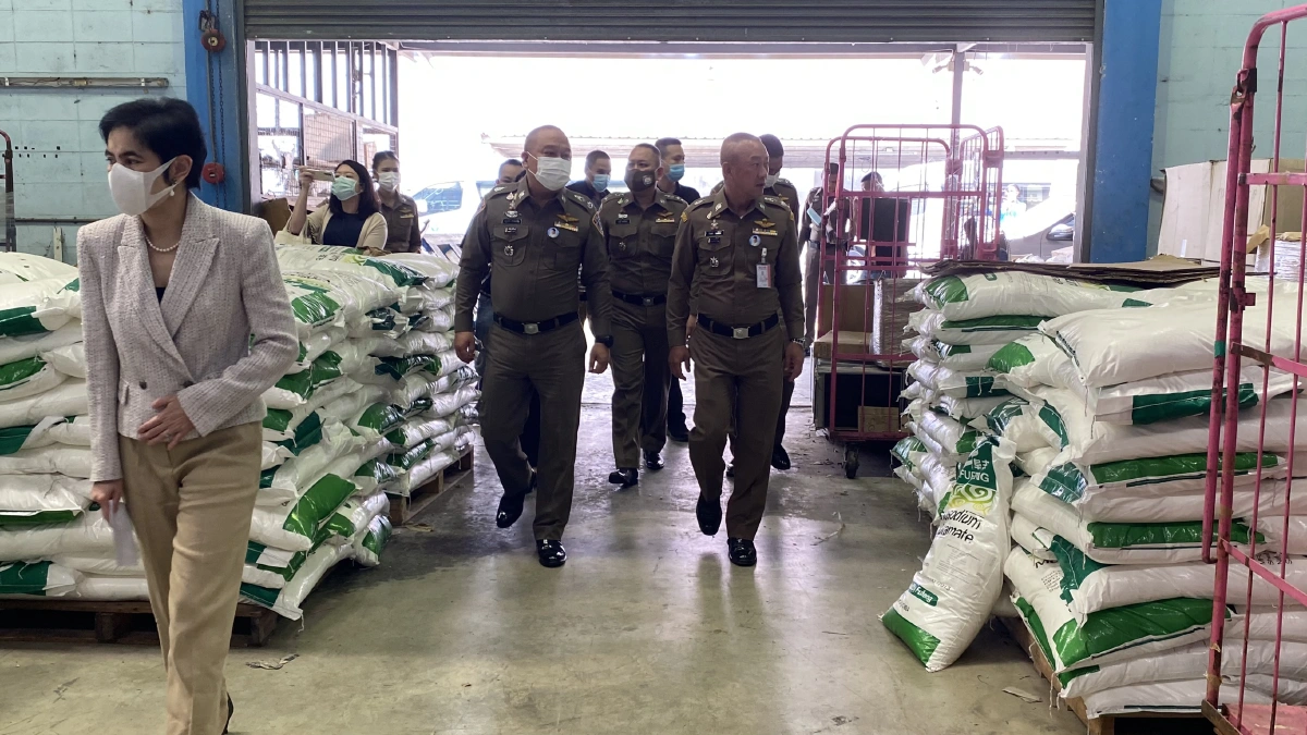 ทลายรง.เถื่อนลักลอบผลิตผงชูรสน้ำยาล้างจานสบู่สวมรอยยี่ห้อดัง