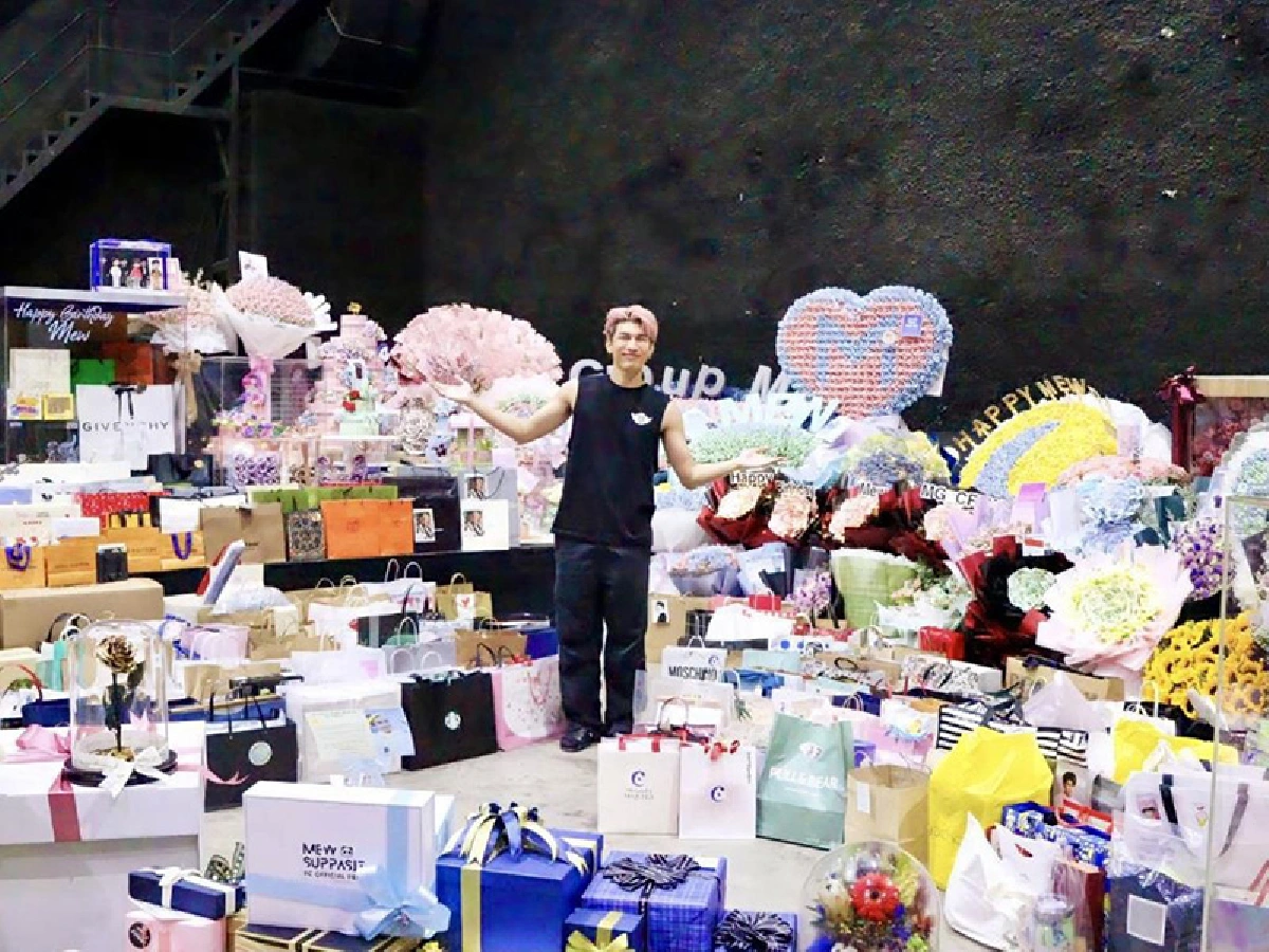 “มิว ศุภศิษฏ์” ปังมาก! แฟนคลับเปย์หนักมอบเพชรมูลค่า 1 ล้านบาทให้ เนื่องในวันเกิดอายุครบ 30 