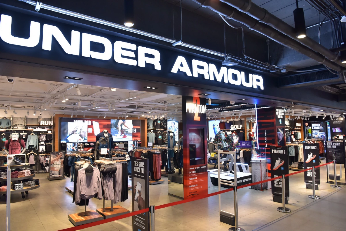 BOB V.A.C กูรูและอินไซเดอร์แห่งวงการสตรีทแฟชั่นเผยไอเท็มเด็ด