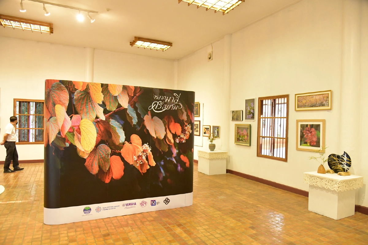 อลังการแห่งดอกไม้ในสวนศรี “หลากมาลีศรีสยาม” อวดผลงานภาพถ่าย “10 ปี บุญพีร์ พันธ์วร” ครั้งแรกในชีวิต 