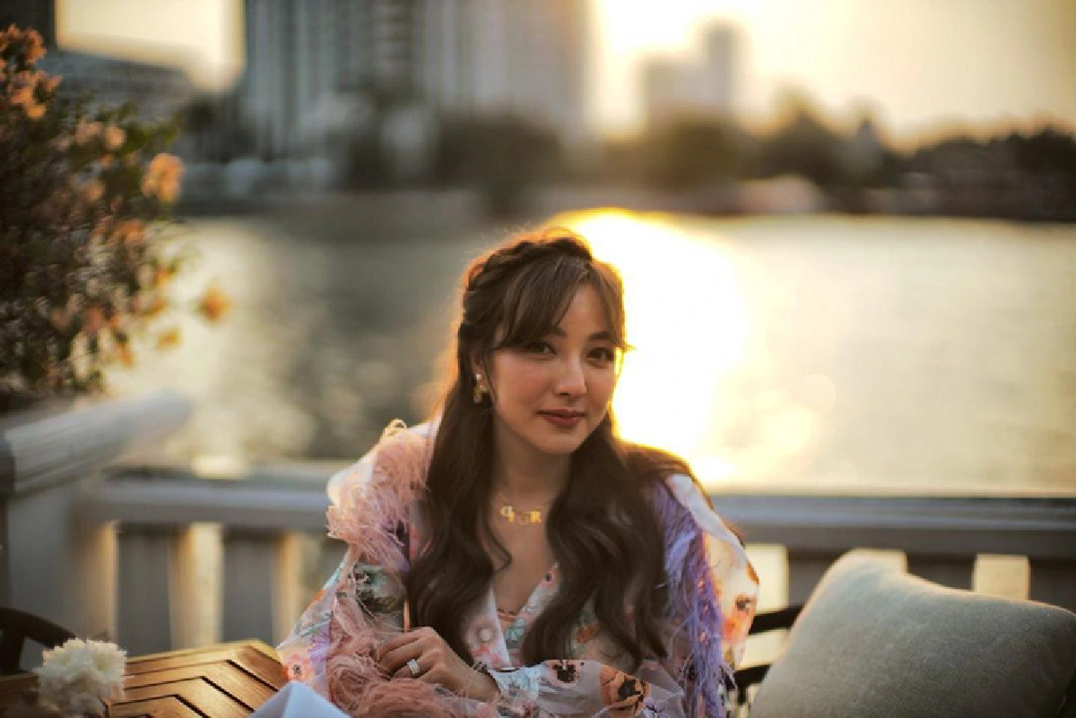 “เชน ธนา” เปย์ภรรยา “เจมส์” ควักกระเป๋าหลัก 10 ล้าน ถอยซูเปอร์คาร์เป็นของขวัญวันเกิด 