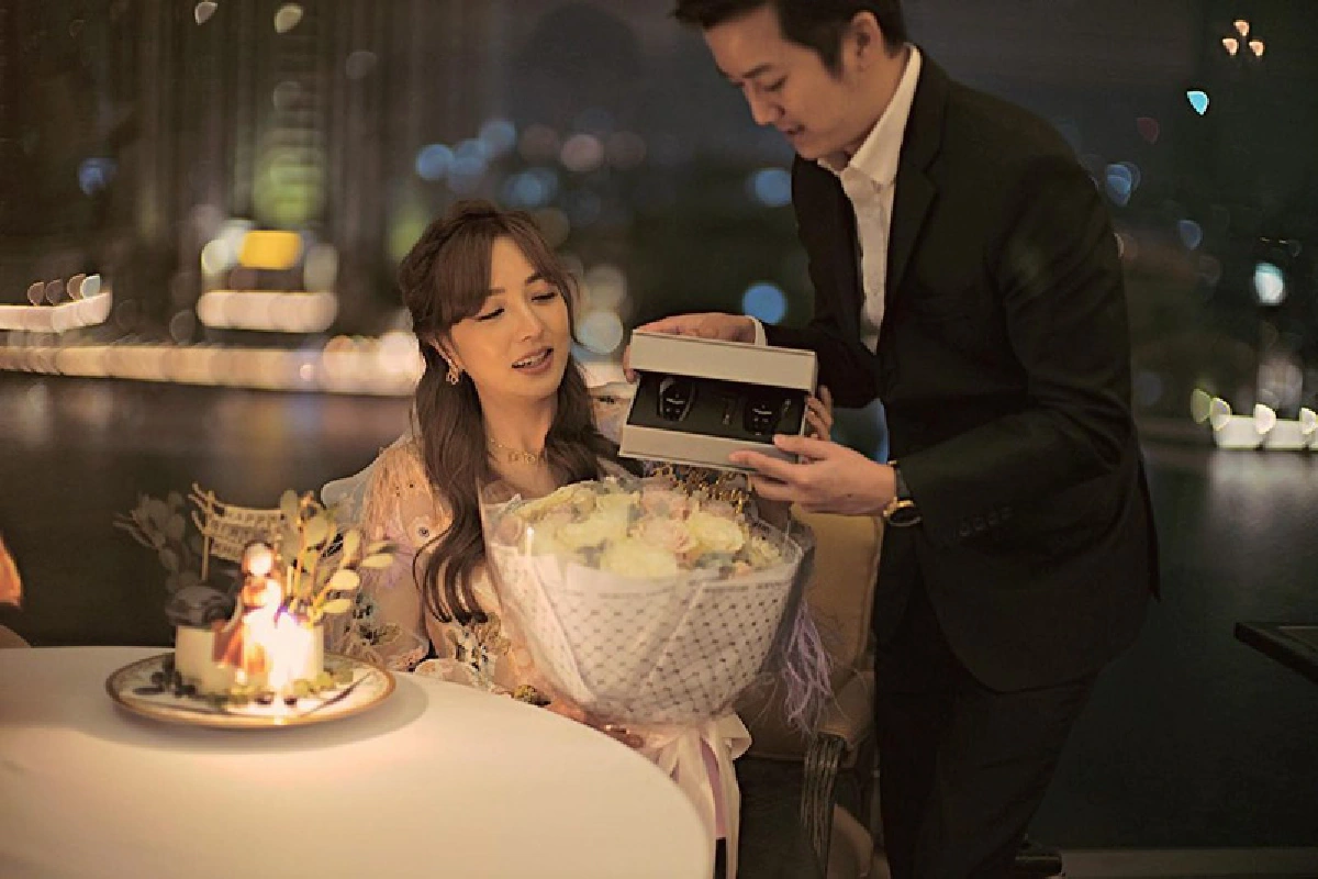 “เชน ธนา” เปย์ภรรยา “เจมส์” ควักกระเป๋าหลัก 10 ล้าน ถอยซูเปอร์คาร์เป็นของขวัญวันเกิด 