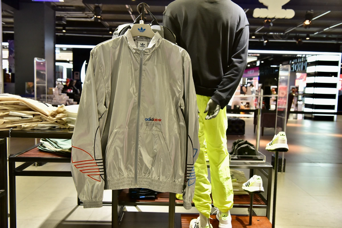 BOB V.A.C กูรูและอินไซเดอร์แห่งวงการสตรีทแฟชั่นเผยไอเท็มเด็ด