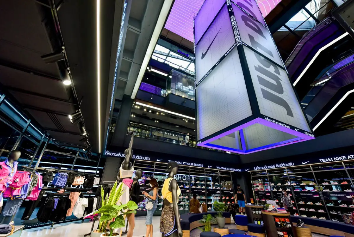 BOB V.A.C กูรูและอินไซเดอร์แห่งวงการสตรีทแฟชั่นเผยไอเท็มเด็ด