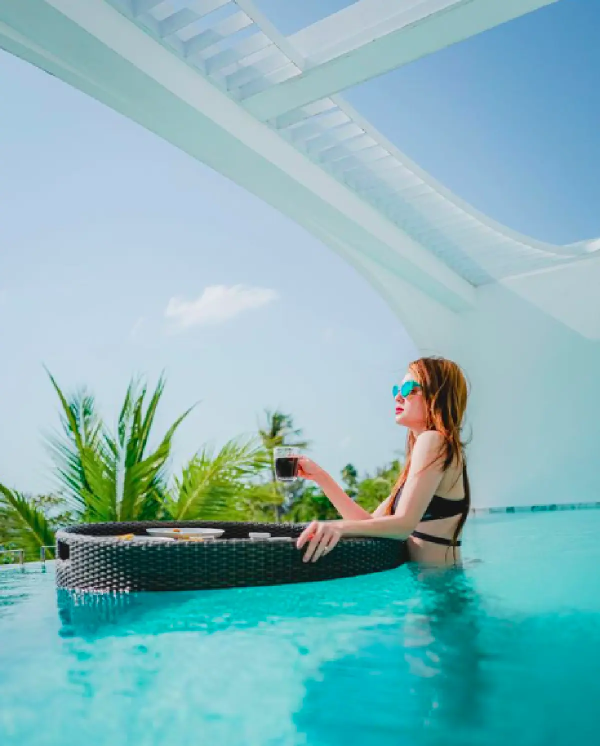 "ขวัญ อุษามณี" ใส่ทูพีซเผยผิวขาวโอโม่และหุ่นสุดเป๊ะ เที่ยวทะเลสมุย