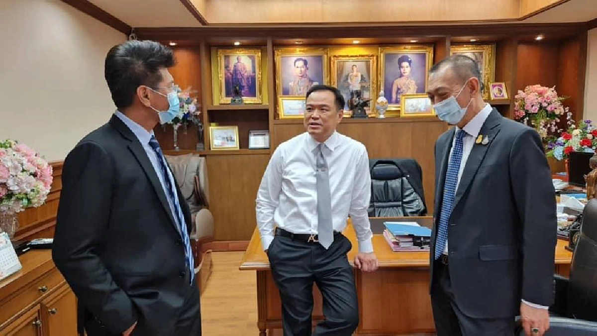 แน่นแฟ้นเหมือนเดิม!! “อนุทิน-เฉลิมชัย”ควงแขนโชว์ ยัน ปชป.ขอโควต้าเดิม