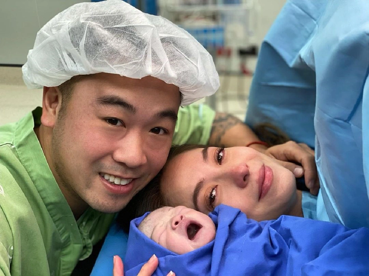 “โอซา แวง” ให้กำเนิดลูกสาวคนแรกแล้ว  พร้อมตั้งชื่อว่า “น้องคาย่า ฮาร์เปอร์ ลอว์”