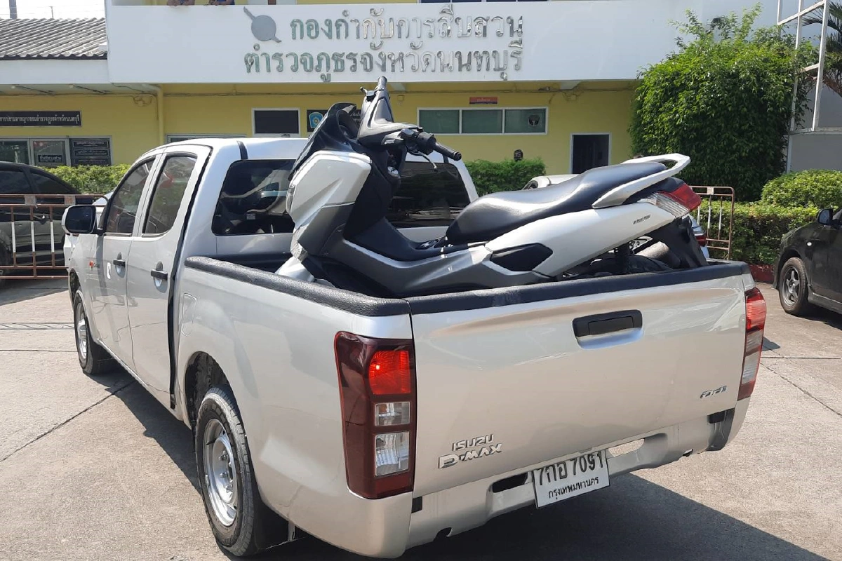 ด่วน!รวบแล้ว2โจรบุกชิงทรัพย์ร้านทองห้างบิ๊กซีรัตนาธิเบศร์