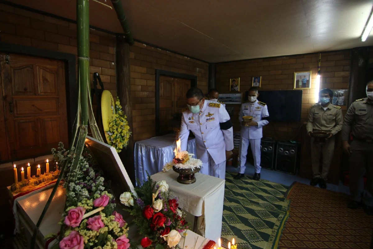 ในหลวงพระราชทานพวงมาลาด.ญ.อาสาดับไฟป่าเสียชีวิต