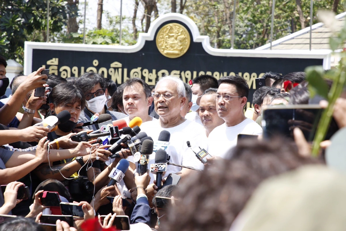 เปิดภาพบรรยากาศ 8แกนนำกปปส.ได้รับการปล่อยตัว