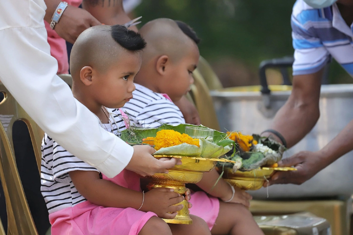 สัมผัสวิถีชีวิตรามัญงานโกนจุกเด็กมอญวันมาฆบูชาที่ปทุมธานี