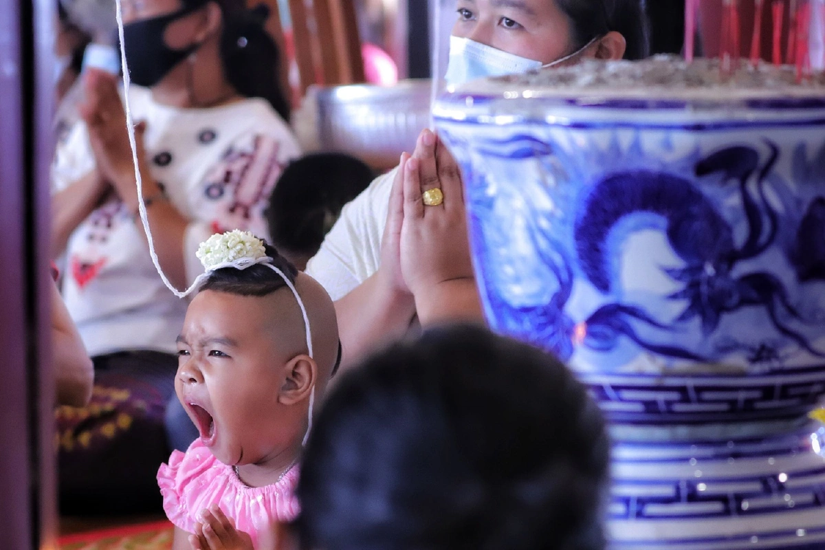 สัมผัสวิถีชีวิตรามัญงานโกนจุกเด็กมอญวันมาฆบูชาที่ปทุมธานี
