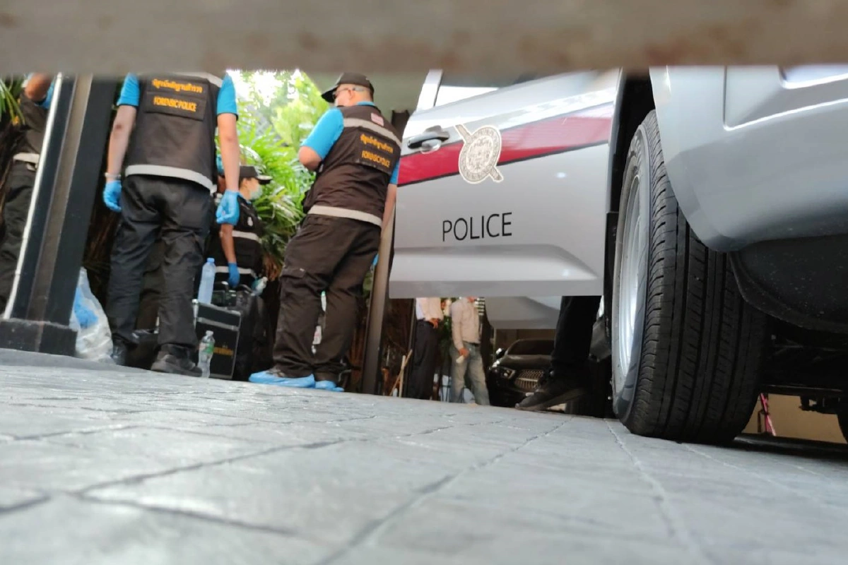 ได้หลักฐาน! ตำรวจค้นบ้านจัดปาร์ตี้ฮาเรมเด็กเอ็นย่านพหล