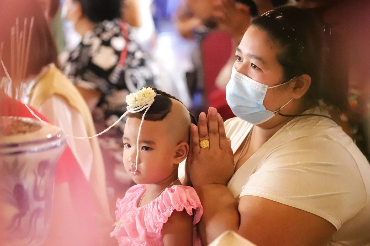 สัมผัสวิถีชีวิตรามัญงานโกนจุกเด็กมอญวันมาฆบูชาที่ปทุมธานี